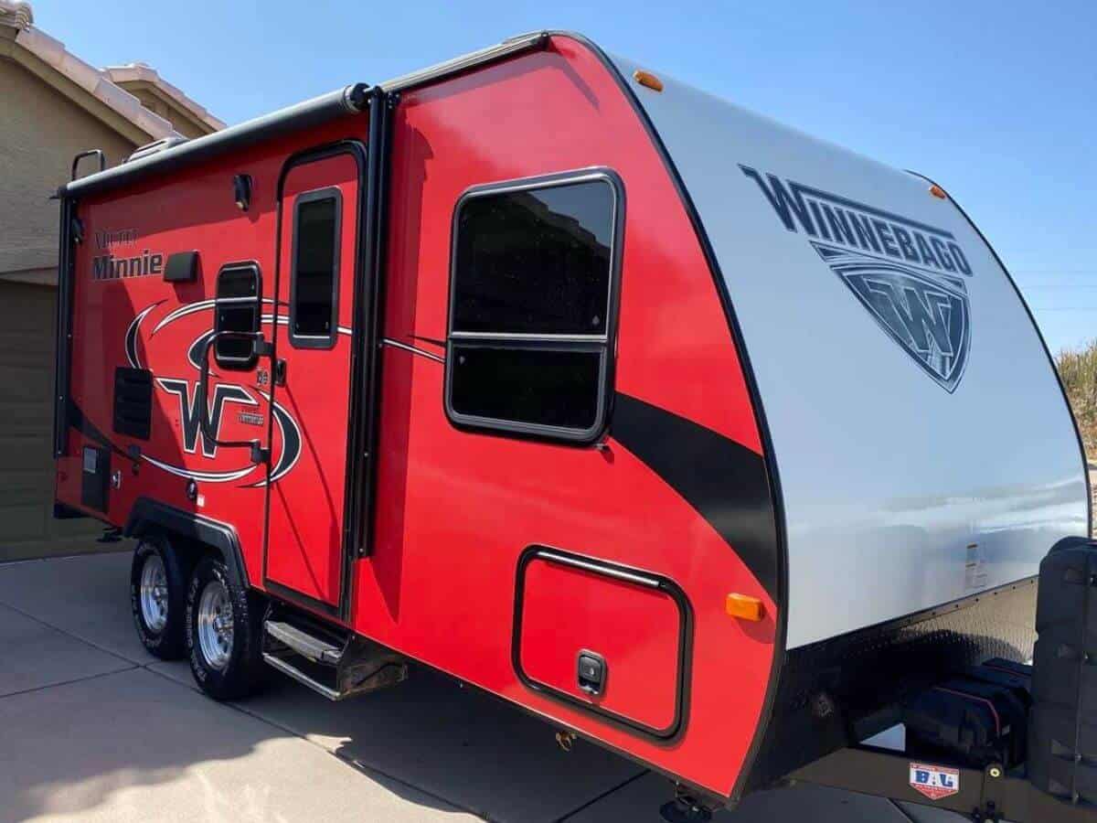 Gannon Detailing Oxidized Fiberglass RV After
